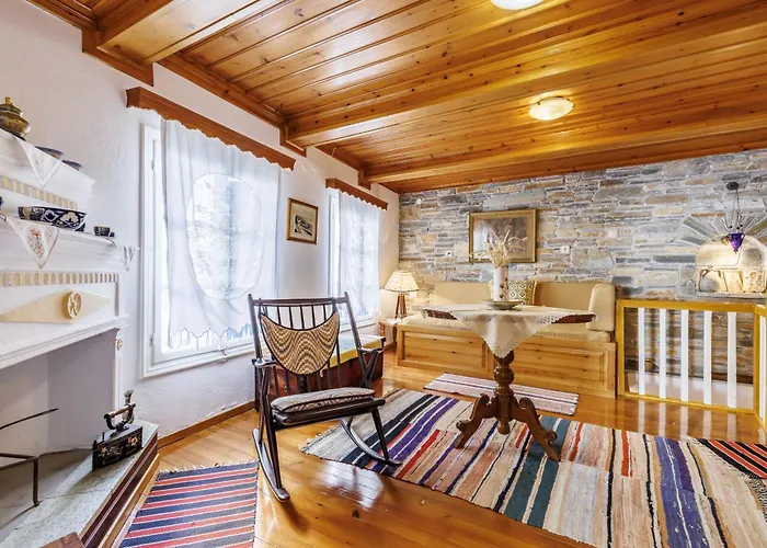 Yiannoula * 스코펠로스 타운